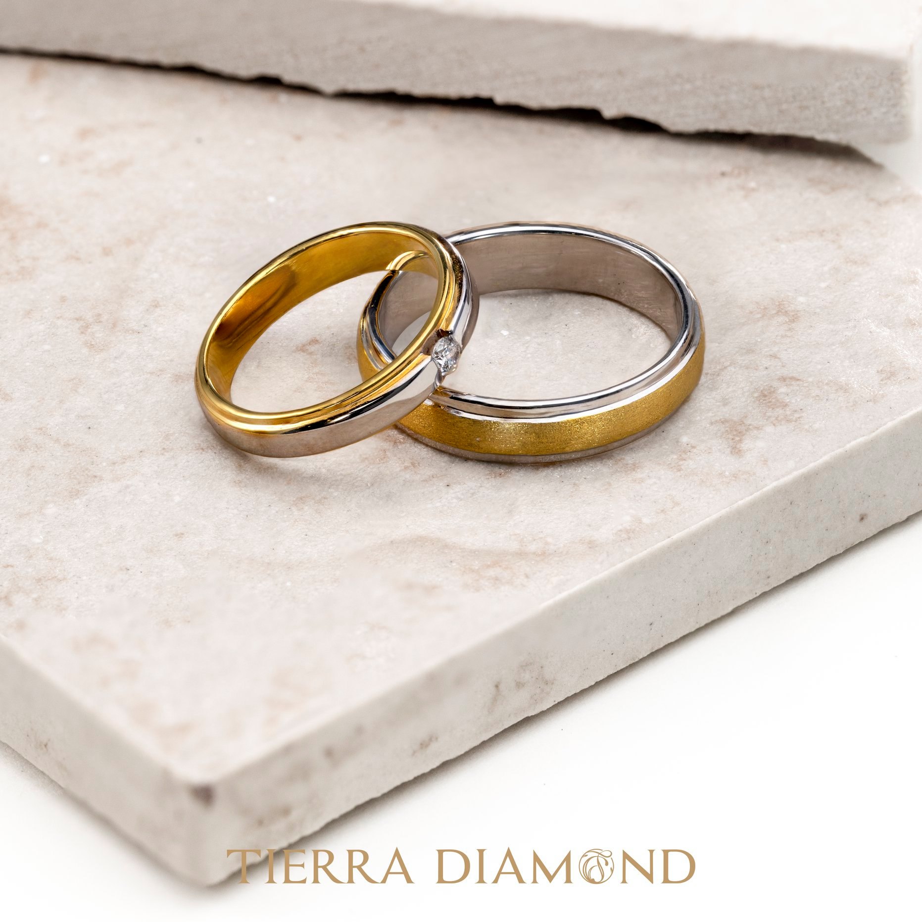 nhẫn cưới vàng tây